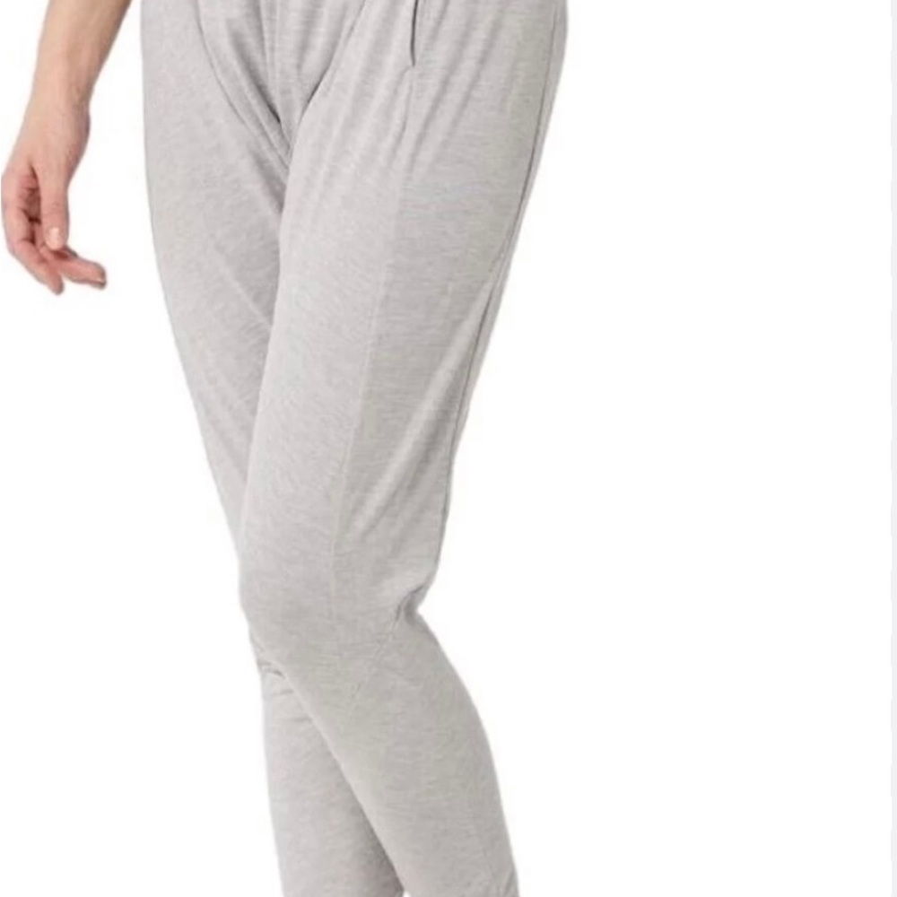 ZUDA  Relaxed Knit Jogger Pants w/ Pockets
Light Grey XL Women’s